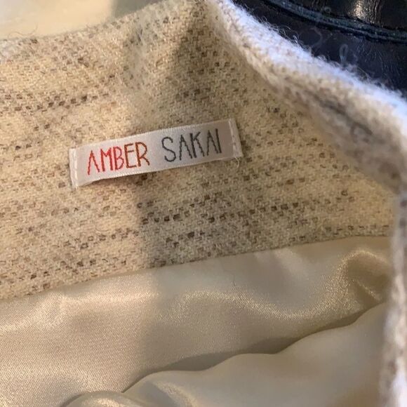 𝅺amber Sakai tweed skirt. - Picture 3 of 6